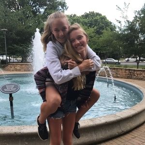 Meet your Posher, Daphne